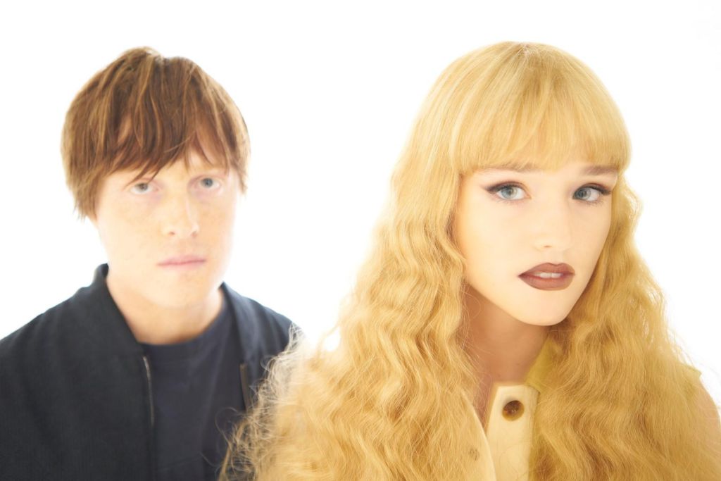 What Is Indie Sleaze, Tumblr Girl & Twee Fashion?